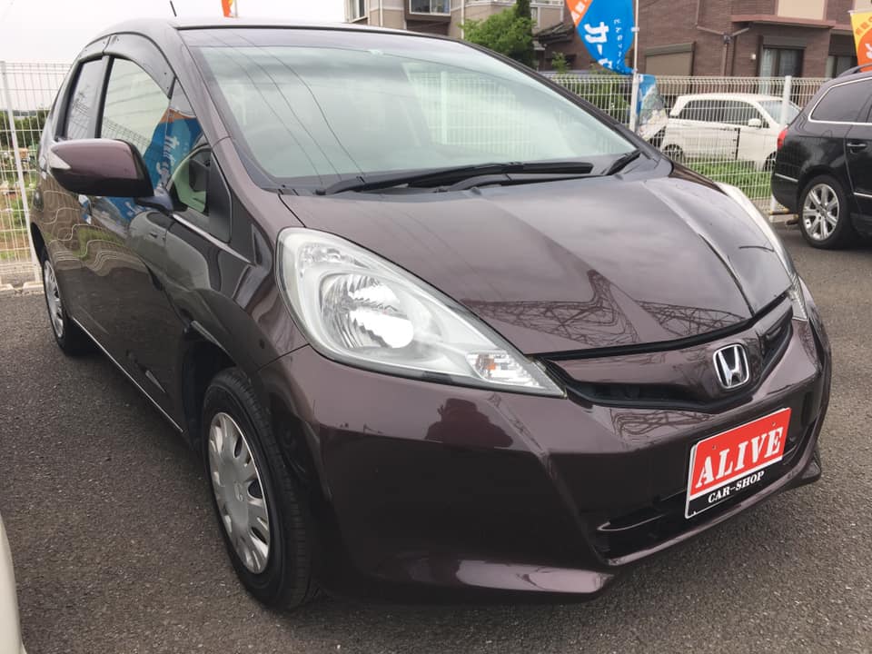 HONDA　FIT　She's『Sさま』スタッドレスタイヤご注文＆オイル交換にてご入庫ありがとうございます！