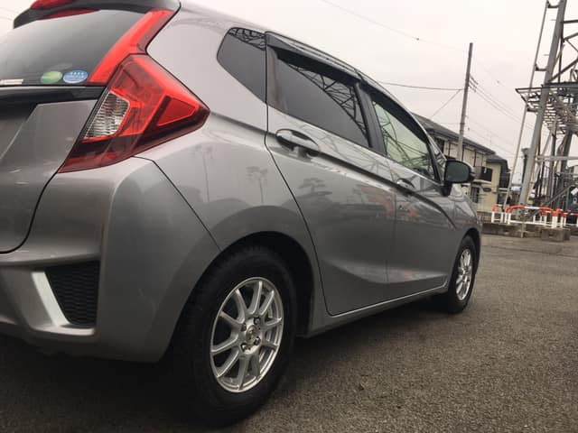 HONDA FIT『Tさま』オイル交換&スタッドレスタイヤ履き替えにてご入庫です！