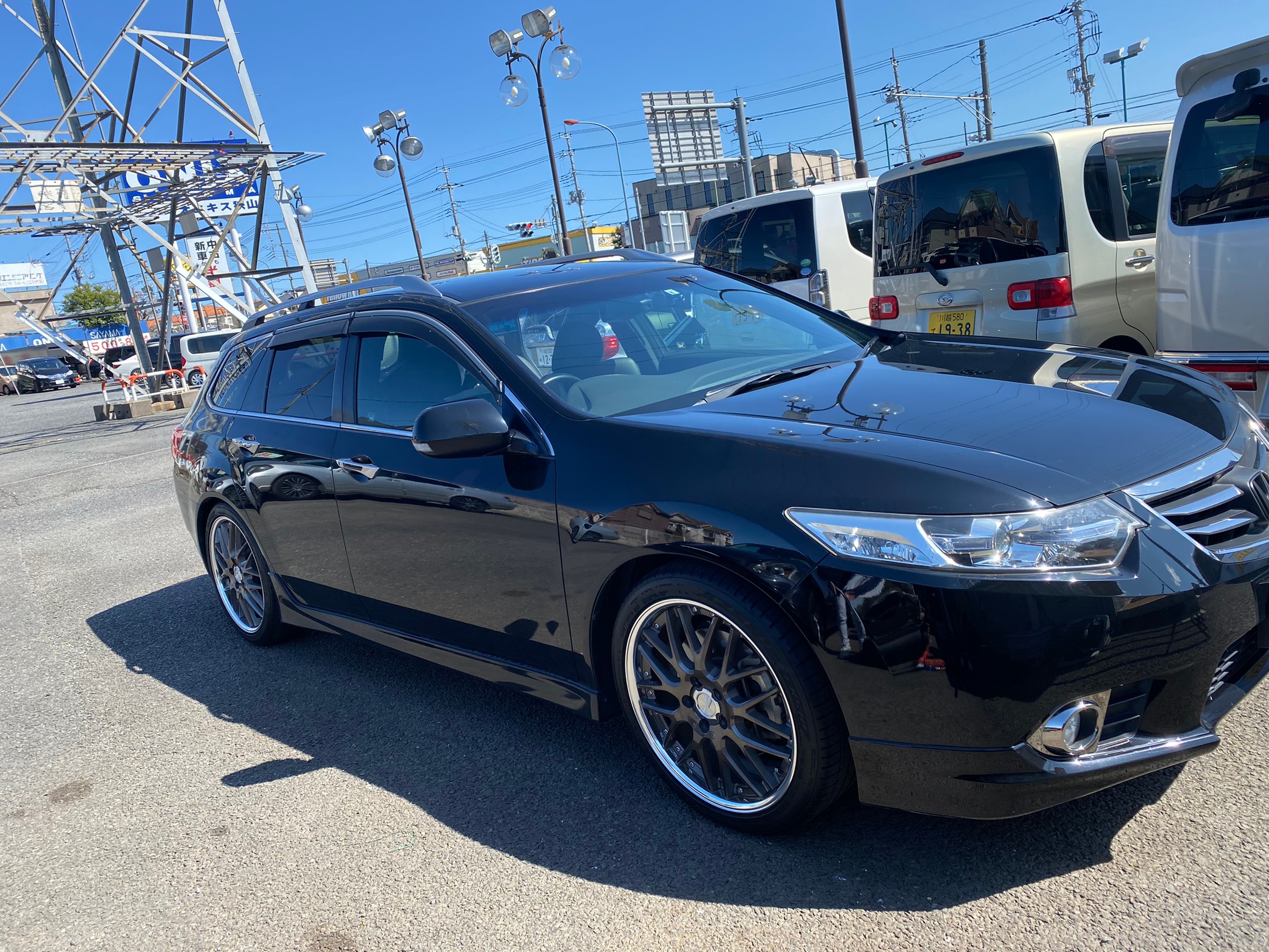HONDA　アコードツアラー　タイプS『Kさま』オイル交換＆タイヤ履き替えにてご入庫ありがとうございます！
