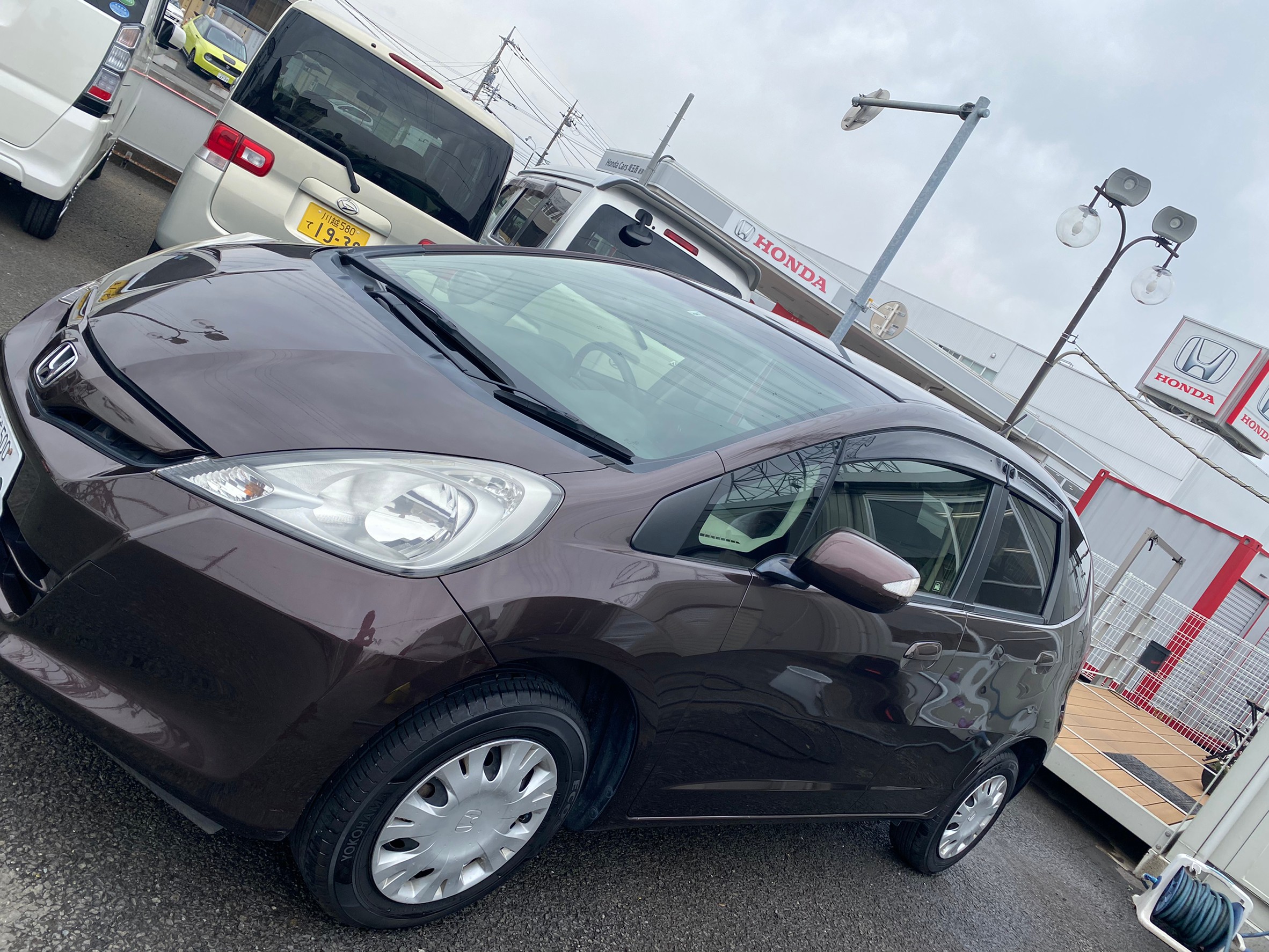 HONDA　FIT　She’ｓ『Ｓさま』タイヤ履き替えにてご入庫ありがとうございます！