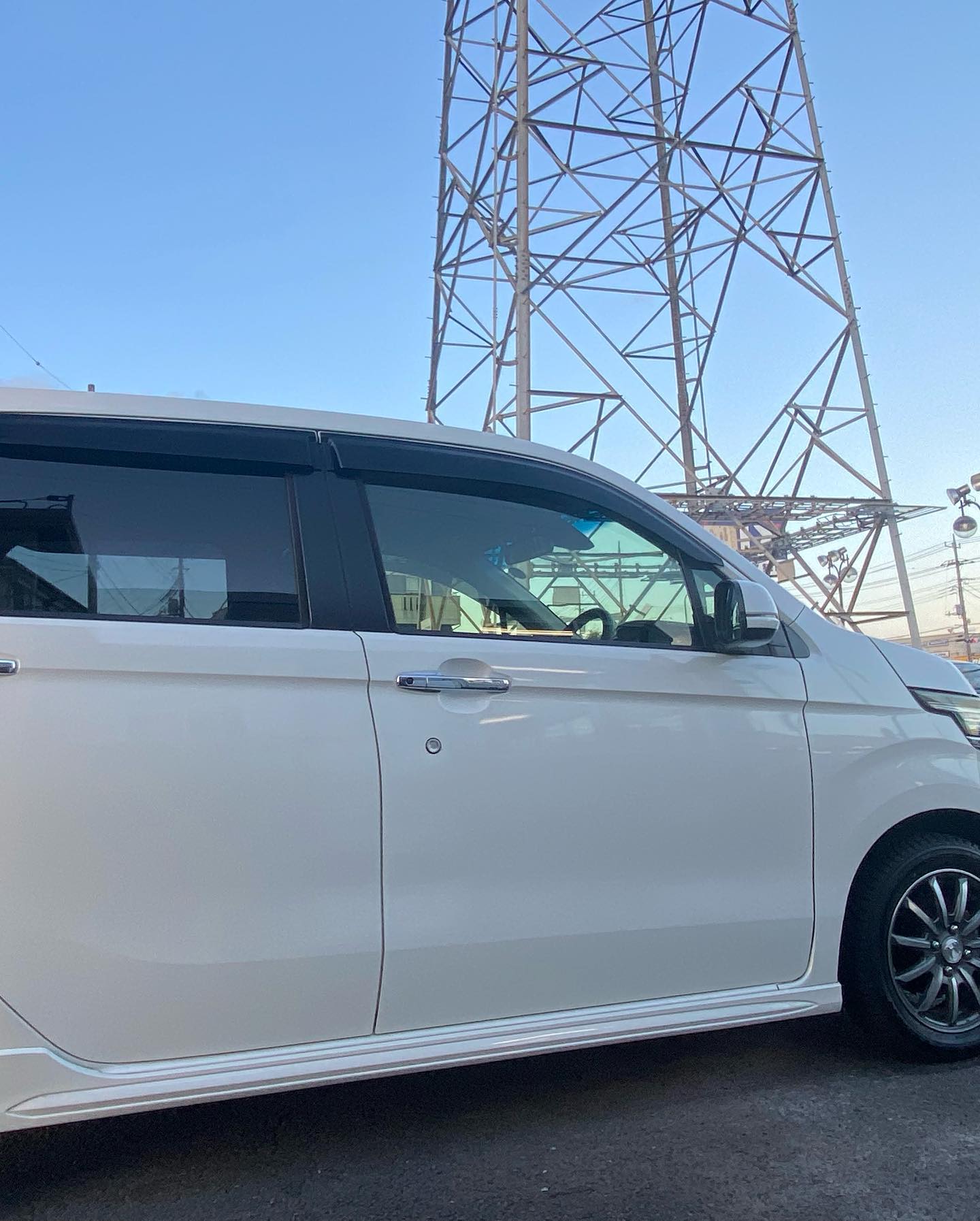 HONDA N-WGNカスタム『Tさま』バンパー修理にてご入庫いただきました。