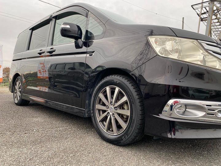 HONDA ステップワゴン　スパーダZ『Aさま』オイル交換＆タイヤ履き替えにてご入庫ありがとうございました。