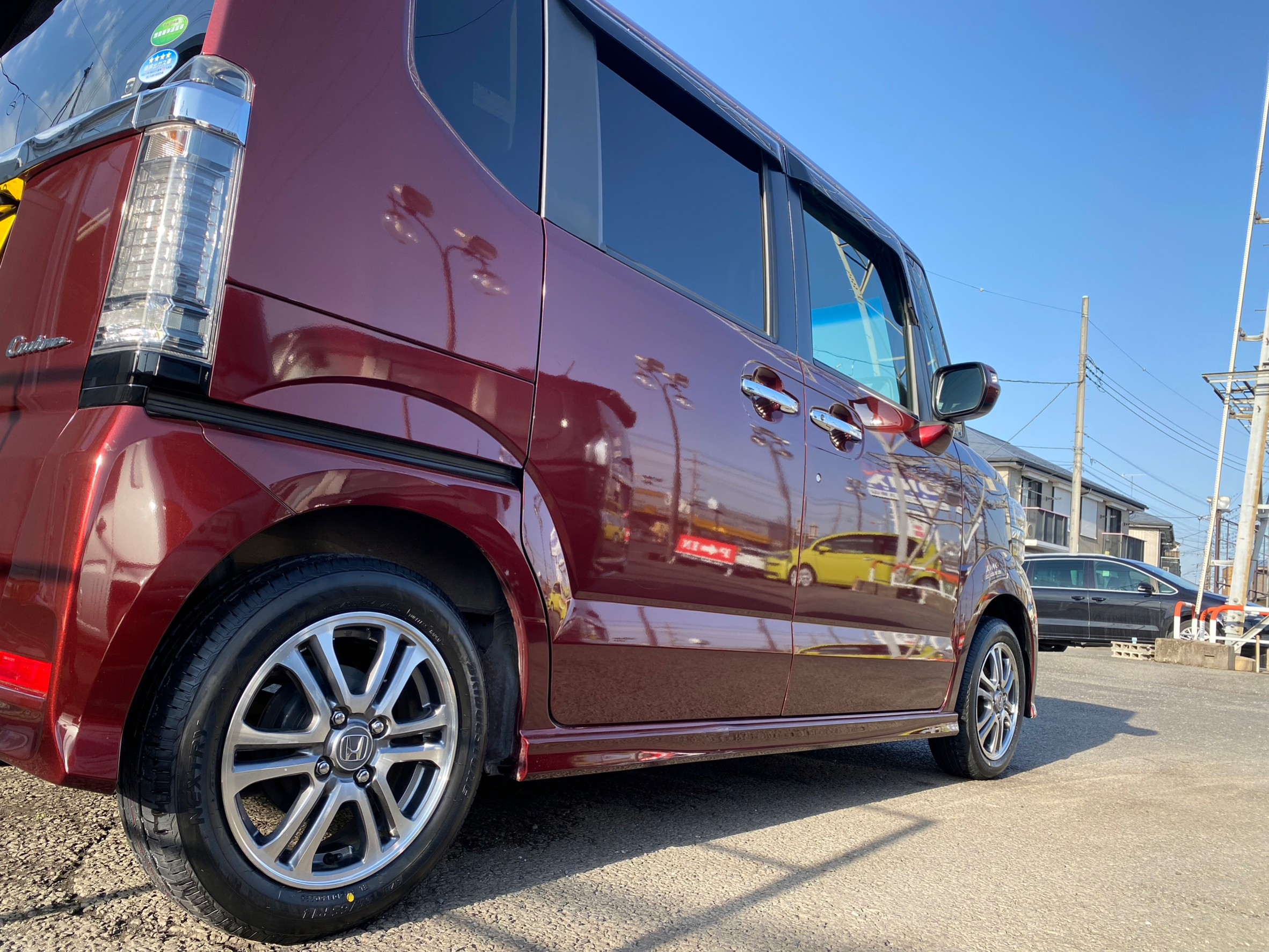 HONDA N-BOXカスタム『Sさま』タイヤのご注文、オイル交換、ヘッドライトクリーニング、ALIVEメンテナンスコート、ALIVEルームクリーニングとほぼフルメンテナンスのご利用ありがとうございました