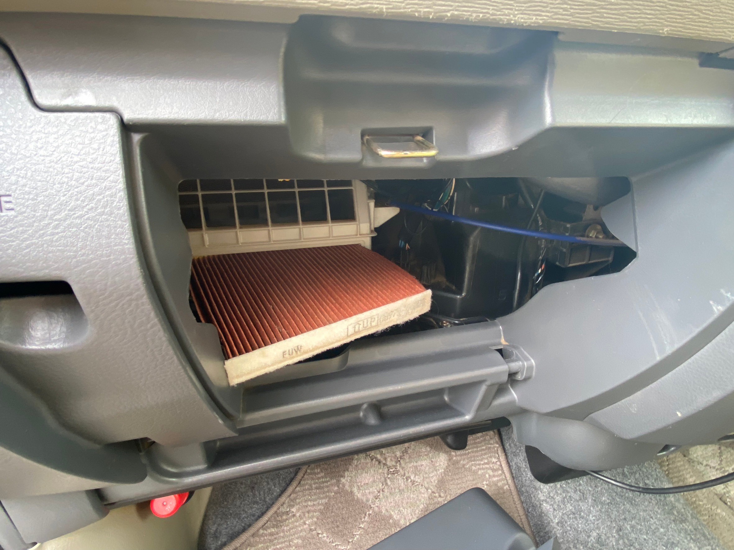 車内の花粉症対策はエアコンフィルターがおすすめ  エアコンは外気循環がGOODです！