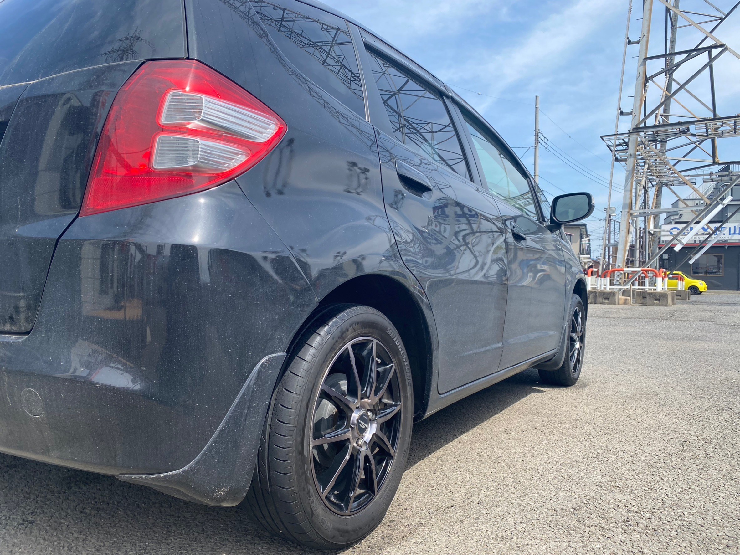 HONDA FIT 13G Fパッケージ『Sさま』オイル交換＆タイヤ履き替えにてご入庫ありがとうございました。